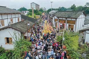 标晚：曼联正接触尼斯左后卫巴德，两支球队都属英力士旗下